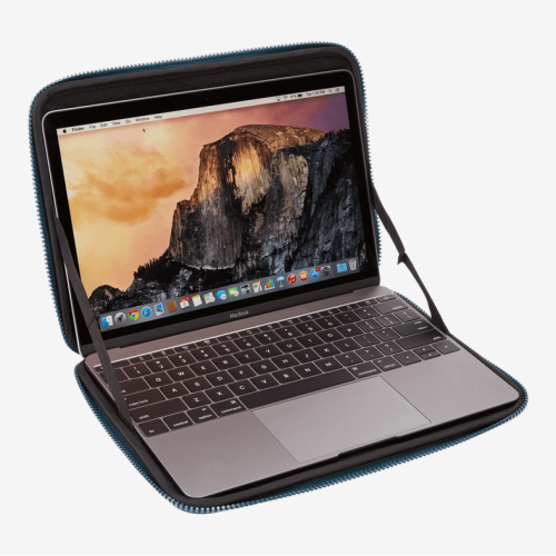 Husa Thule Gauntlet pentru MacBook 12 inch, Blue