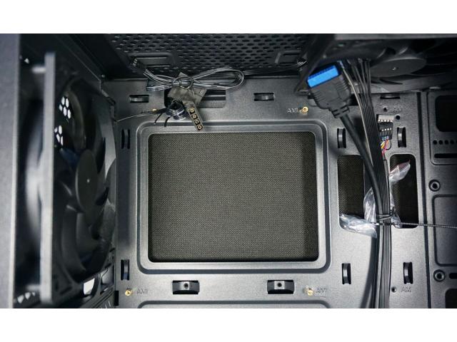 Carcasa Segotep Wider X2 Black, Fara sursa